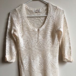 Cream quarter length sleeve sweater